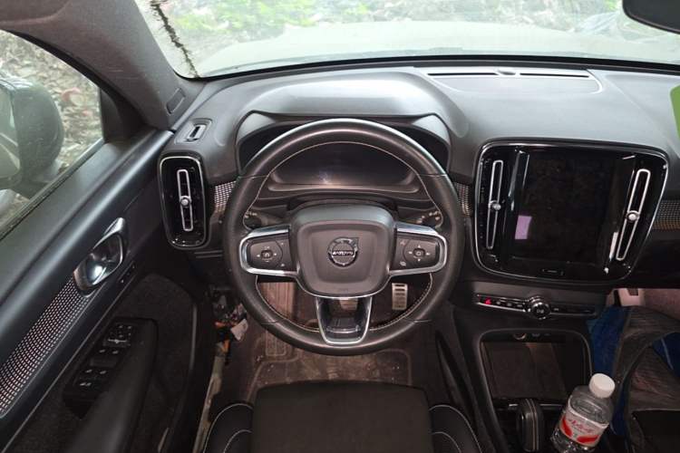 Used Volvo XC40 New Energy 2021 P8 Pure Electric All-Wheel Drive Smart Luxury Sport Edition Steering Wheel