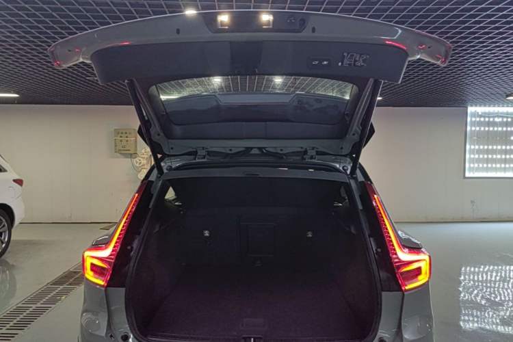 Used Volvo XC40 New Energy 2021 P8 Pure Electric All-Wheel Drive Smart Luxury Sport Edition Trunk
