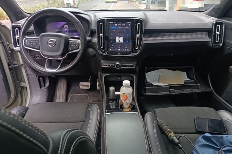 Used Volvo XC40 New Energy 2021 P8 Pure Electric All-Wheel Drive Smart Luxury Sport Edition Center Console