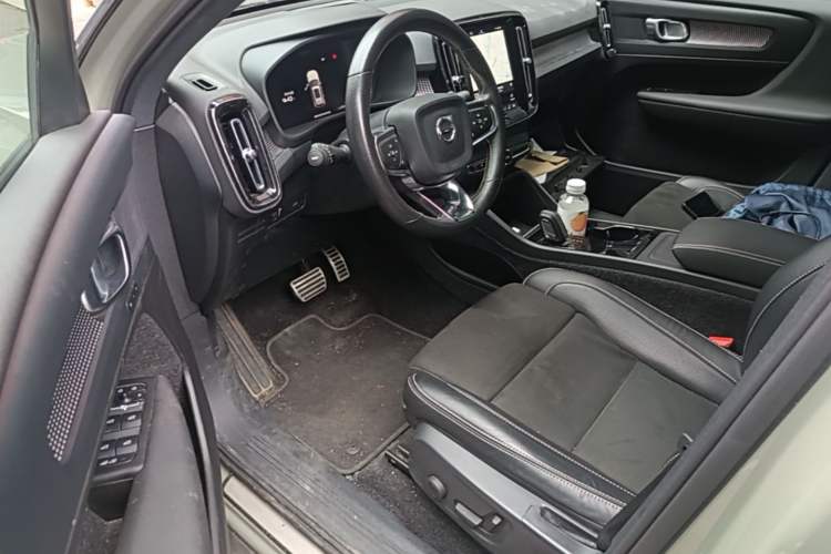 Used Volvo XC40 New Energy 2021 P8 Pure Electric All-Wheel Drive Smart Luxury Sport Edition Driver Seat