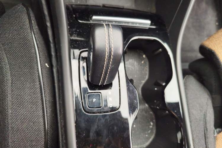 Used Volvo XC40 New Energy 2021 P8 Pure Electric All-Wheel Drive Smart Luxury Sport Edition Gear Lever