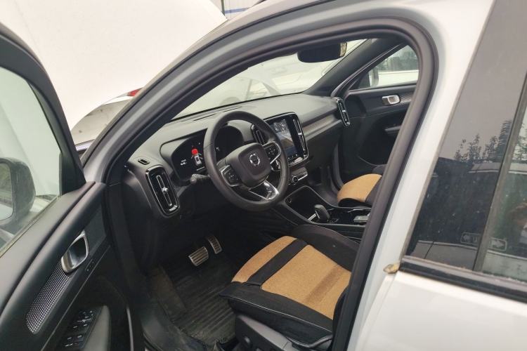 Used Volvo XC40 New Energy 2021 P8 Pure Electric All-Wheel Drive Smart Luxury Sport Edition Left Front Seat