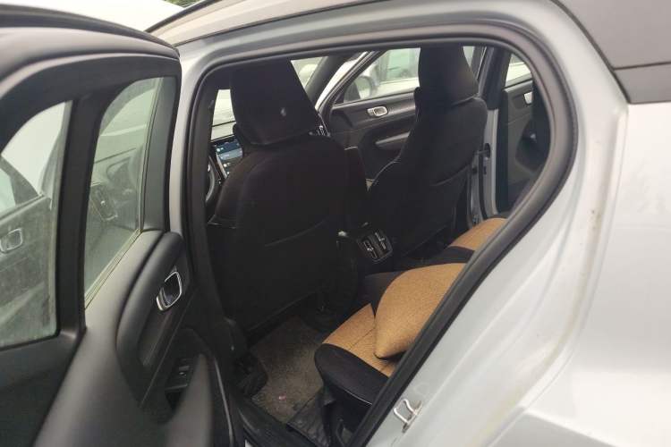 Used Volvo XC40 New Energy 2021 P8 Pure Electric All-Wheel Drive Smart Luxury Sport Edition Left Rear Seat