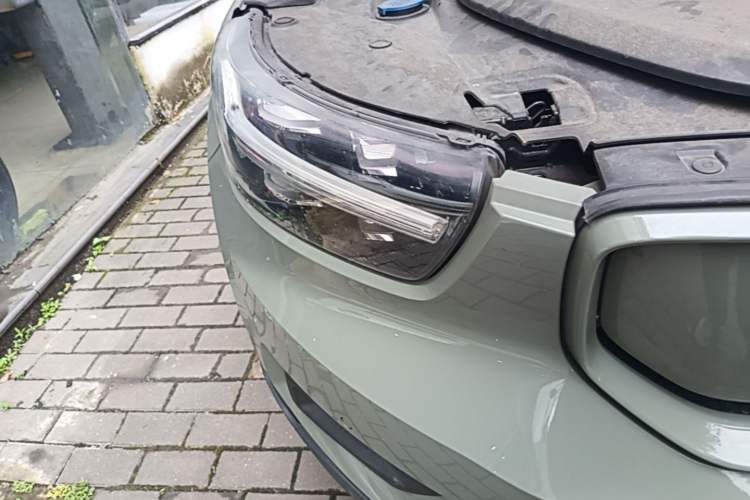 Used Volvo XC40 New Energy 2021 P8 Pure Electric All-Wheel Drive Smart Luxury Sport Edition Right Front Headlight