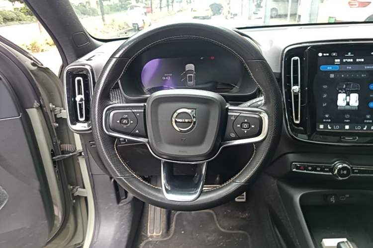 Used Volvo XC40 New Energy 2021 P8 Pure Electric All-Wheel Drive Smart Luxury Sport Edition Steering Wheel