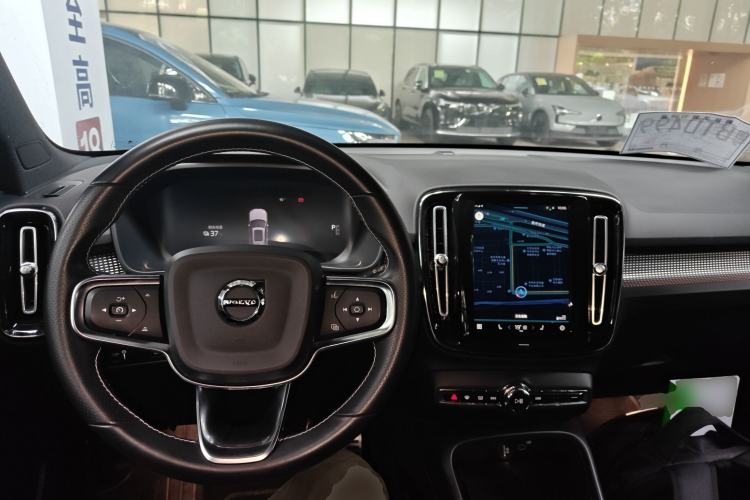 Used Volvo XC40 New Energy 2021 P8 Pure Electric All-Wheel Drive Smart Luxury Sport Edition Center Console
