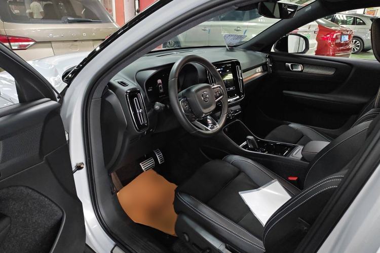 Used Volvo XC40 New Energy 2021 P8 Pure Electric All-Wheel Drive Smart Luxury Sport Edition Driver Seat
