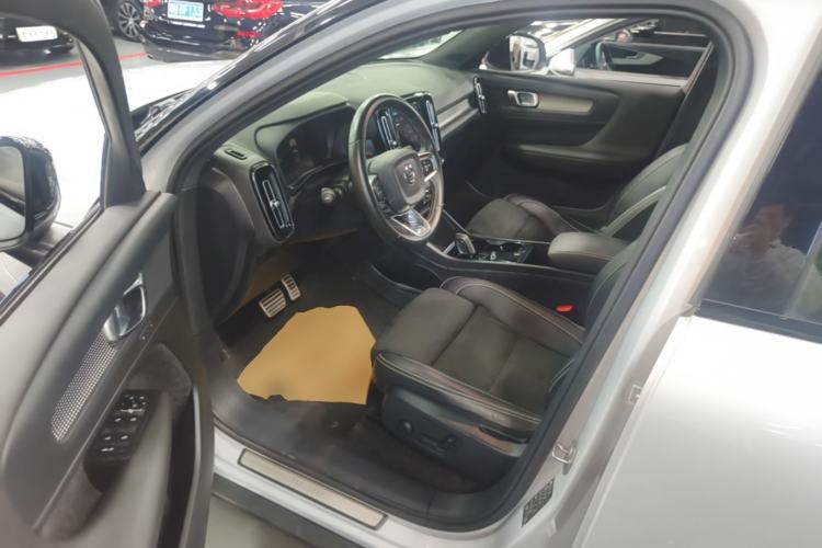 Used Volvo XC40 New Energy 2021 P8 Pure Electric All-Wheel Drive Smart Luxury Sport Edition Driver Seat