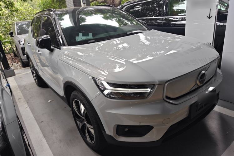 Used Volvo XC40 New Energy 2021 P8 Pure Electric All-Wheel Drive Smart Luxury Sport Edition Front Right 45 Deg