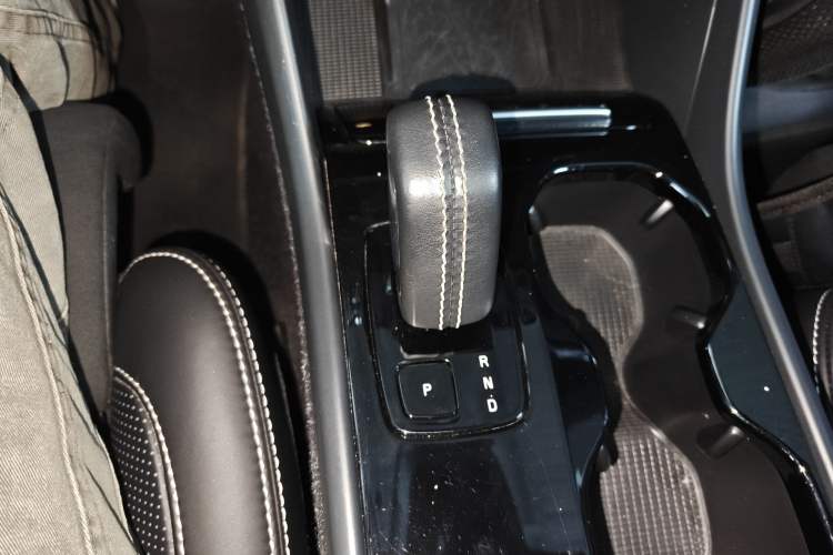 Used Volvo XC40 New Energy 2021 P8 Pure Electric All-Wheel Drive Smart Luxury Sport Edition Gear Lever
