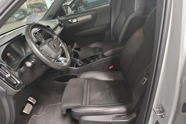 Used Volvo XC40 New Energy 2021 P8 Pure Electric All-Wheel Drive Smart Luxury Sport Edition Left Front Seat