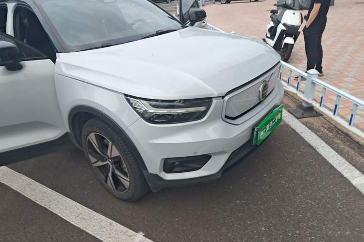 Used Volvo XC40 New Energy 2021 P8 Pure Electric All-Wheel Drive Smart Luxury Sport Edition Right Front Headlight