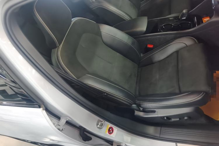 Used Volvo XC40 New Energy 2021 P8 Pure Electric All-Wheel Drive Smart Luxury Sport Edition Right Front Seat