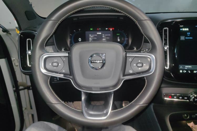 Used Volvo XC40 New Energy 2021 P8 Pure Electric All-Wheel Drive Smart Luxury Sport Edition Steering Wheel