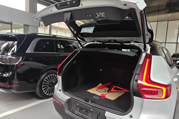 Used Volvo XC40 New Energy 2021 P8 Pure Electric All-Wheel Drive Smart Luxury Sport Edition Trunk