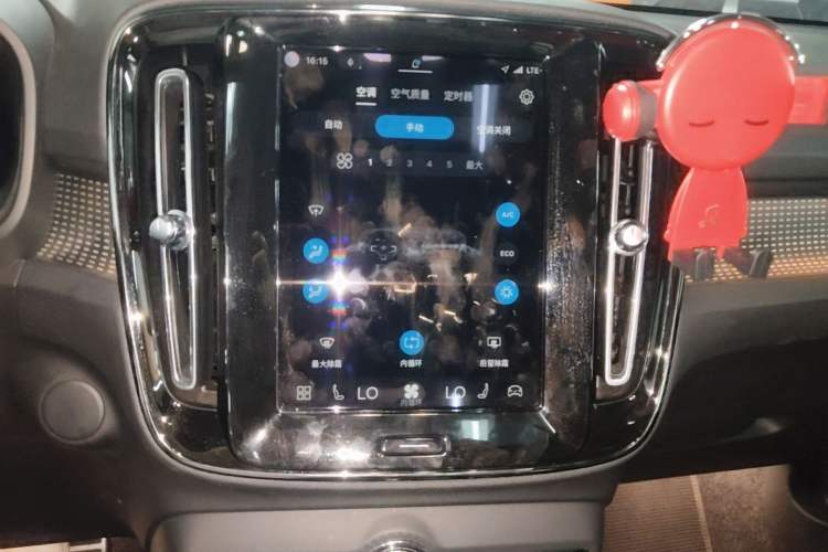 Used Volvo XC40 New Energy 2021 P8 Pure Electric All-Wheel Drive Smart Luxury Sport Edition Audio And AC Panel