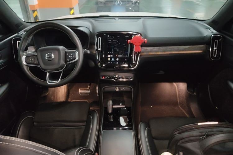 Used Volvo XC40 New Energy 2021 P8 Pure Electric All-Wheel Drive Smart Luxury Sport Edition Center Console