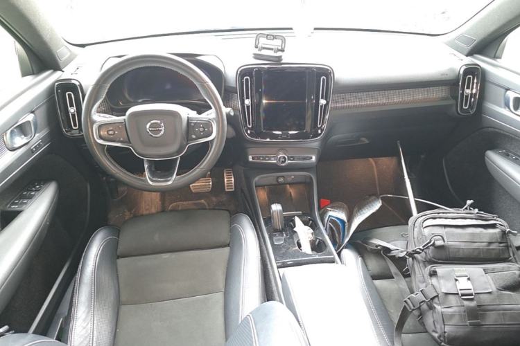 Used Volvo XC40 New Energy 2021 P8 Pure Electric All-Wheel Drive Smart Luxury Sport Edition Center Console
