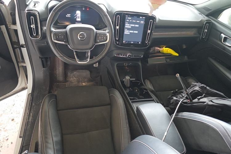Used Volvo XC40 New Energy 2021 P8 Pure Electric All-Wheel Drive Smart Luxury Sport Edition Center Console
