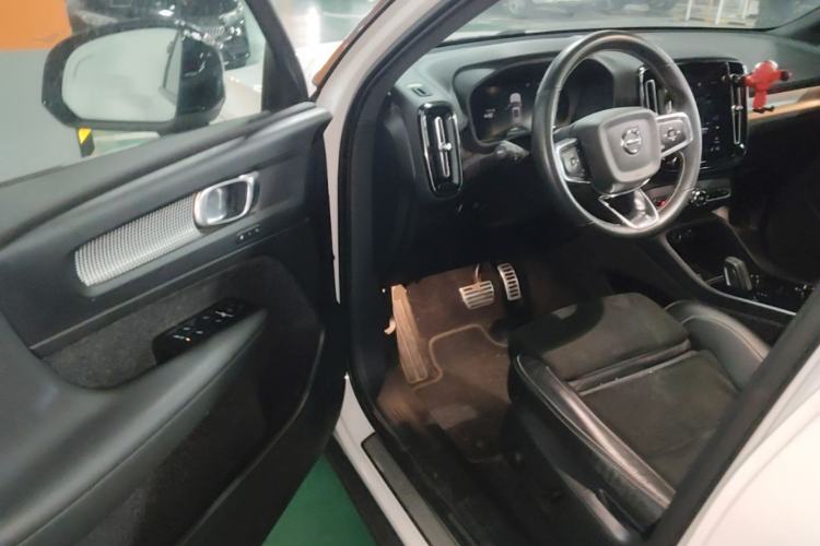 Used Volvo XC40 New Energy 2021 P8 Pure Electric All-Wheel Drive Smart Luxury Sport Edition Driver Seat