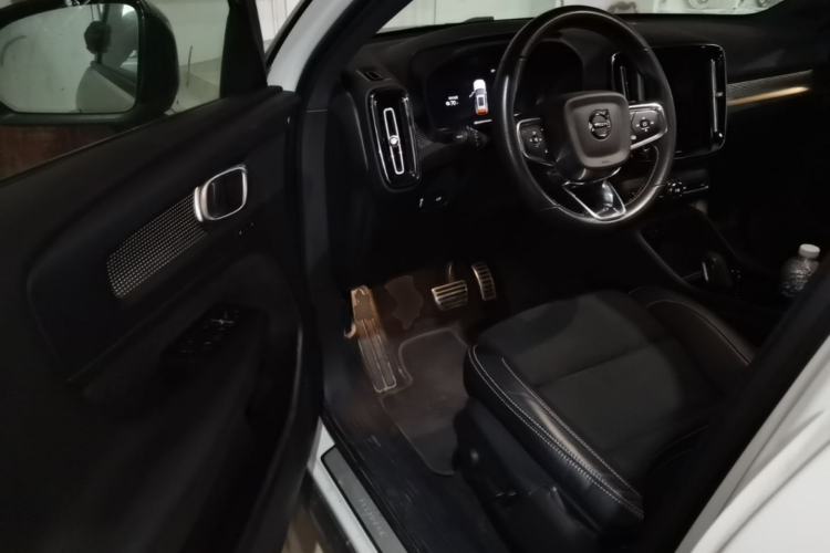 Used Volvo XC40 New Energy 2021 P8 Pure Electric All-Wheel Drive Smart Luxury Sport Edition Driver Seat