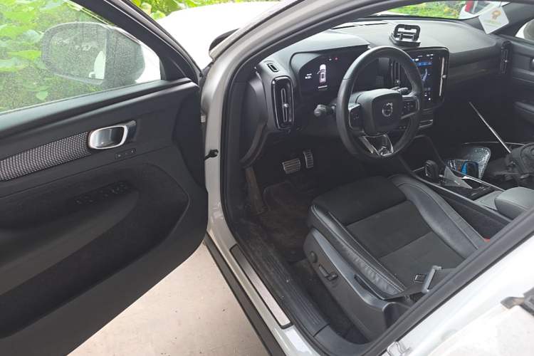 Used Volvo XC40 New Energy 2021 P8 Pure Electric All-Wheel Drive Smart Luxury Sport Edition Driver Seat