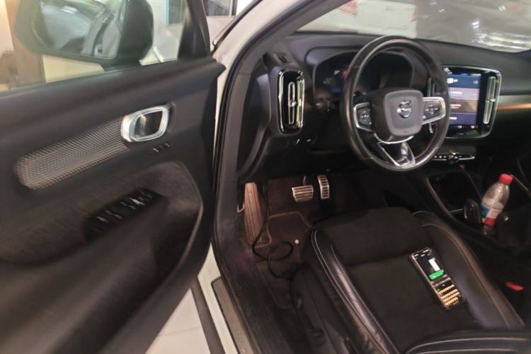 Used Volvo XC40 New Energy 2021 P8 Pure Electric All-Wheel Drive Smart Luxury Sport Edition Driver Seat
