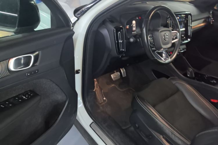 Used Volvo XC40 New Energy 2021 P8 Pure Electric All-Wheel Drive Smart Luxury Sport Edition Driver Seat