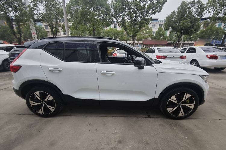 Used Volvo XC40 New Energy 2021 P8 Pure Electric All-Wheel Drive Smart Luxury Sport Edition Exterior 3