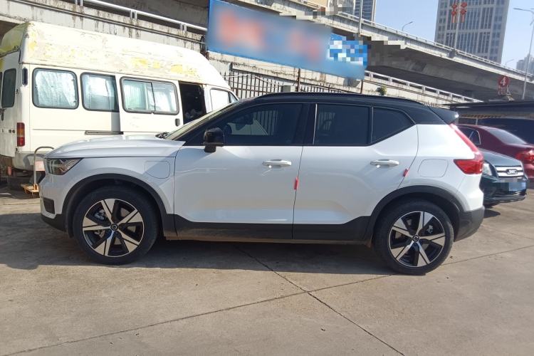 Used Volvo XC40 New Energy 2021 P8 Pure Electric All-Wheel Drive Smart Luxury Sport Edition Exterior 3