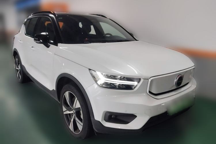 Used Volvo XC40 New Energy 2021 P8 Pure Electric All-Wheel Drive Smart Luxury Sport Edition Front Right 45 Deg