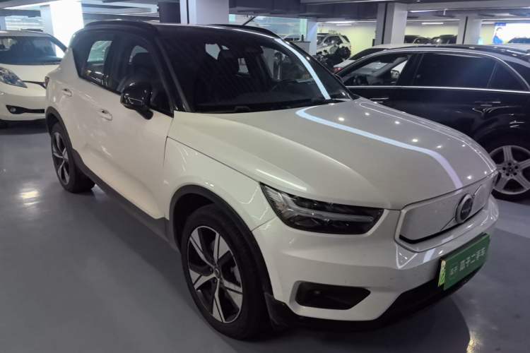 Used Volvo XC40 New Energy 2021 P8 Pure Electric All-Wheel Drive Smart Luxury Sport Edition Front Right 45 Deg