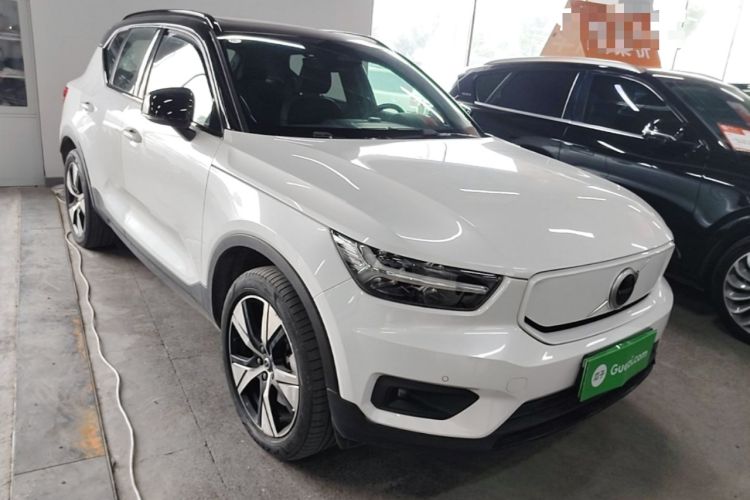 Used Volvo XC40 New Energy 2021 P8 Pure Electric All-Wheel Drive Smart Luxury Sport Edition Front Right 45 Deg