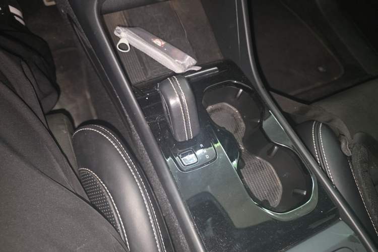 Used Volvo XC40 New Energy 2021 P8 Pure Electric All-Wheel Drive Smart Luxury Sport Edition Gear Lever
