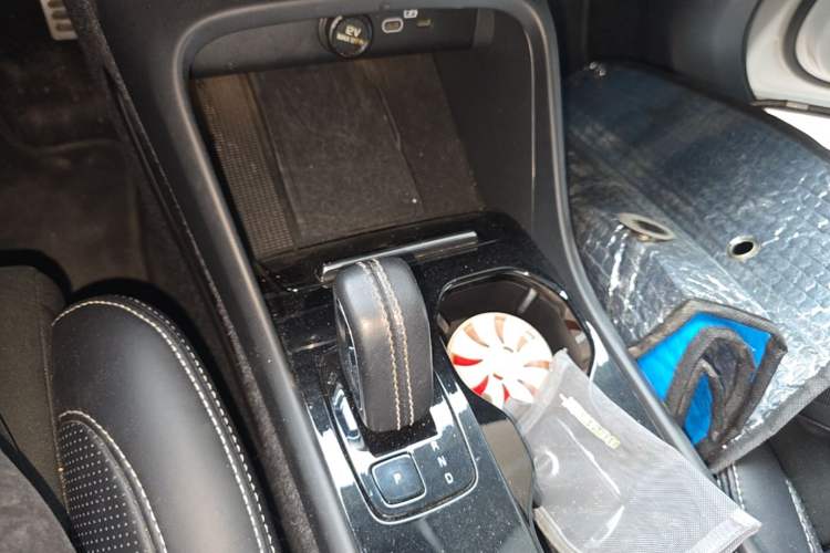 Used Volvo XC40 New Energy 2021 P8 Pure Electric All-Wheel Drive Smart Luxury Sport Edition Gear Lever