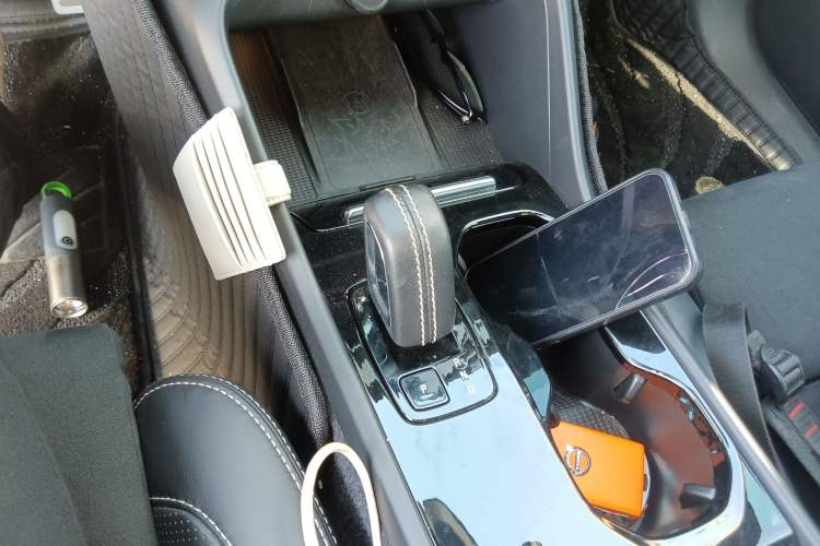 Used Volvo XC40 New Energy 2021 P8 Pure Electric All-Wheel Drive Smart Luxury Sport Edition Gear Lever