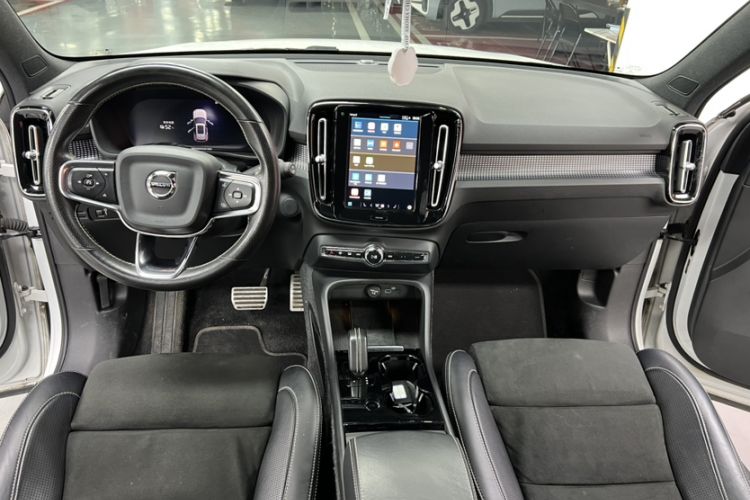 Used Volvo XC40 New Energy 2021 P8 Pure Electric All-Wheel Drive Smart Luxury Sport Edition Interior 1
