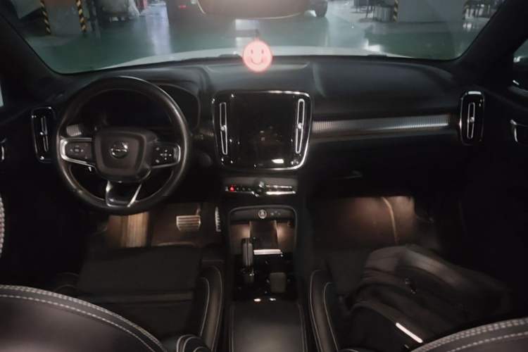 Used Volvo XC40 New Energy 2021 P8 Pure Electric All-Wheel Drive Smart Luxury Sport Edition Interior 2