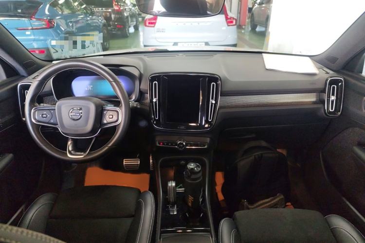 Used Volvo XC40 New Energy 2021 P8 Pure Electric All-Wheel Drive Smart Luxury Sport Edition Interior 2