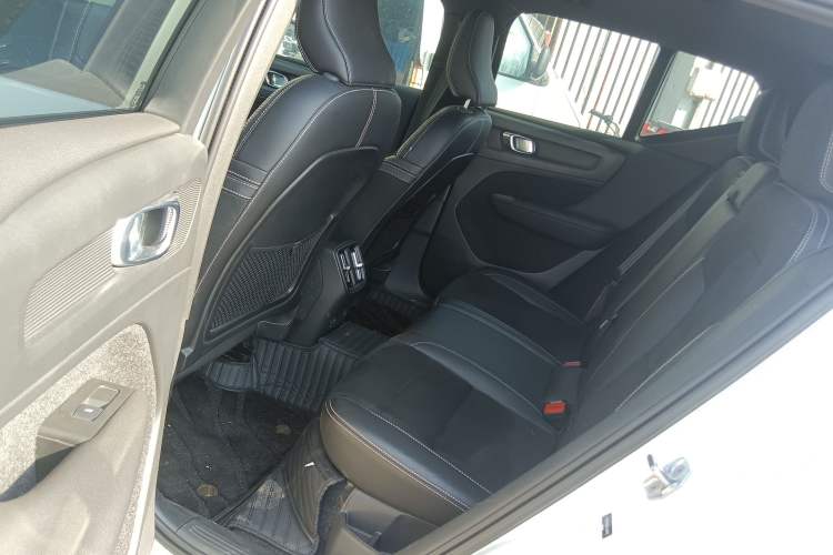 Used Volvo XC40 New Energy 2021 P8 Pure Electric All-Wheel Drive Smart Luxury Sport Edition Interior 4