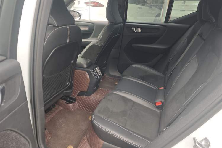 Used Volvo XC40 New Energy 2021 P8 Pure Electric All-Wheel Drive Smart Luxury Sport Edition Interior 5