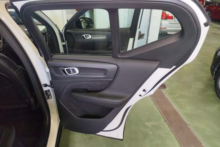Used Volvo XC40 New Energy 2021 P8 Pure Electric All-Wheel Drive Smart Luxury Sport Edition Interior 6