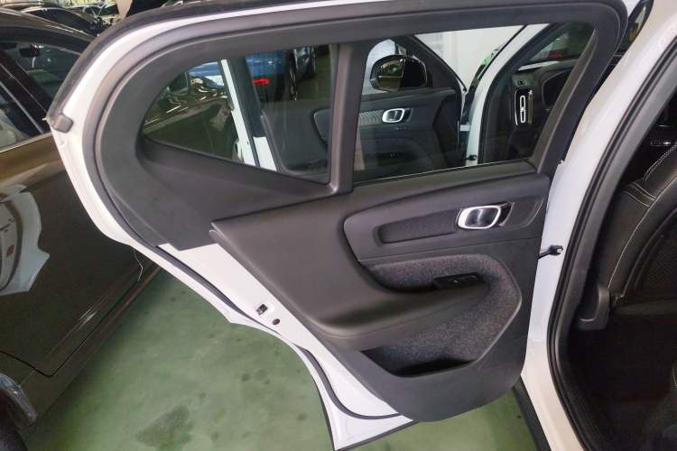 Used Volvo XC40 New Energy 2021 P8 Pure Electric All-Wheel Drive Smart Luxury Sport Edition Interior 8