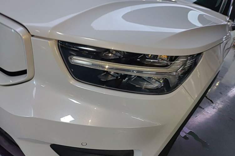 Used Volvo XC40 New Energy 2021 P8 Pure Electric All-Wheel Drive Smart Luxury Sport Edition Left Front Headlight
