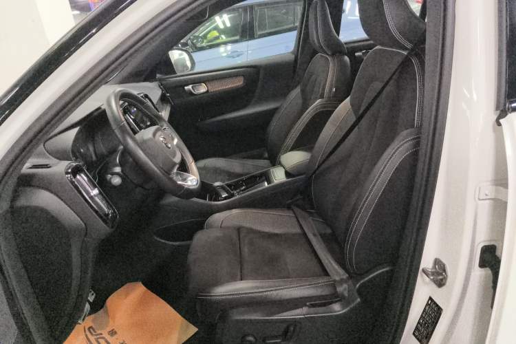 Used Volvo XC40 New Energy 2021 P8 Pure Electric All-Wheel Drive Smart Luxury Sport Edition Left Front Seat