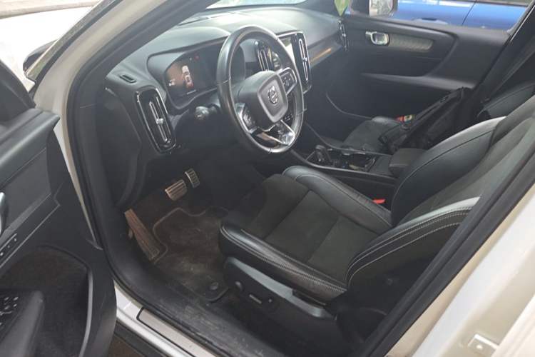 Used Volvo XC40 New Energy 2021 P8 Pure Electric All-Wheel Drive Smart Luxury Sport Edition Left Front Seat
