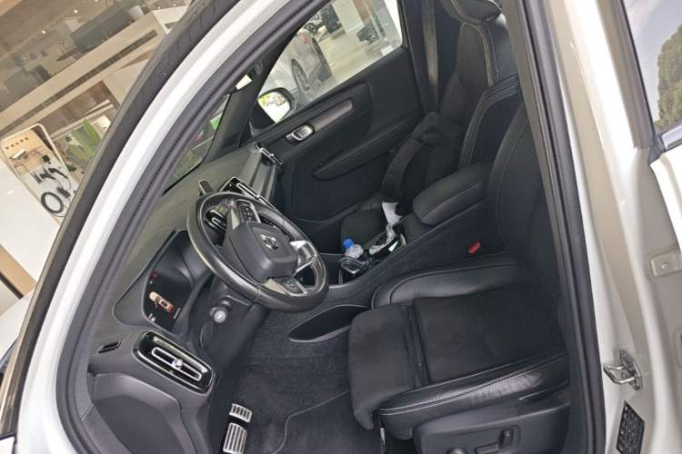 Used Volvo XC40 New Energy 2021 P8 Pure Electric All-Wheel Drive Smart Luxury Sport Edition Left Front Seat