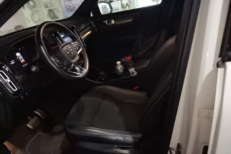 Used Volvo XC40 New Energy 2021 P8 Pure Electric All-Wheel Drive Smart Luxury Sport Edition Left Front Seat