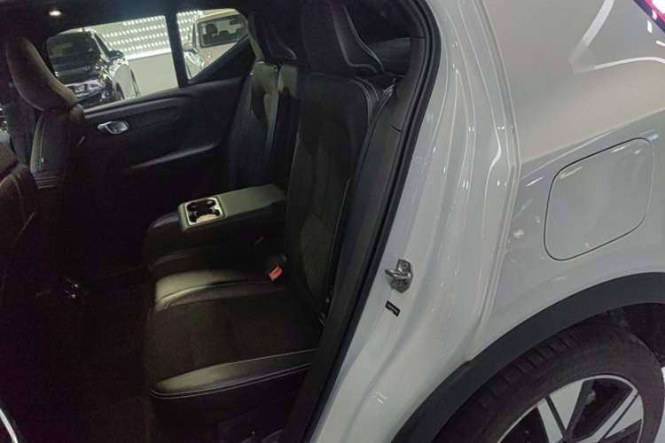 Used Volvo XC40 New Energy 2021 P8 Pure Electric All-Wheel Drive Smart Luxury Sport Edition Left Rear Seat