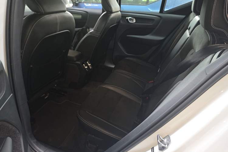 Used Volvo XC40 New Energy 2021 P8 Pure Electric All-Wheel Drive Smart Luxury Sport Edition Left Rear Seat